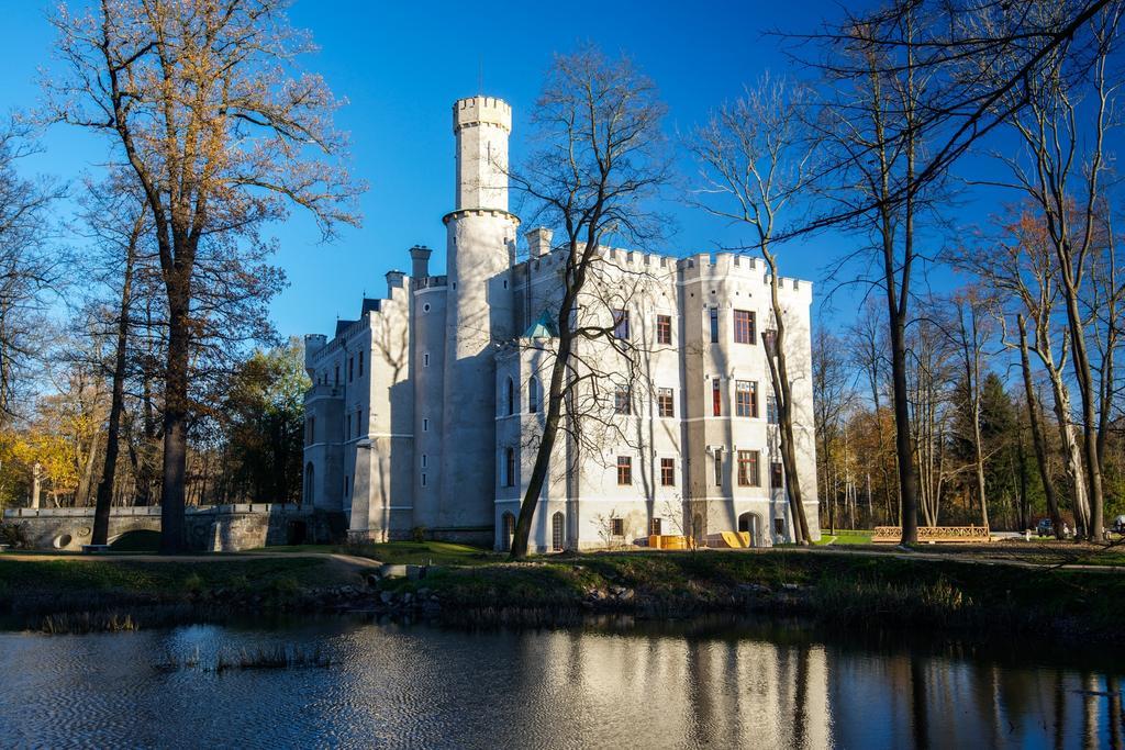 Zamek Karpniki Schloss Fischbach Lomnica  Exterior photo